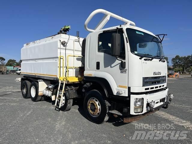 Isuzu FVH2000 Camion citerne à eau