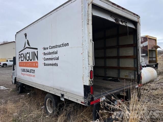 Isuzu NPR Camion Fourgon