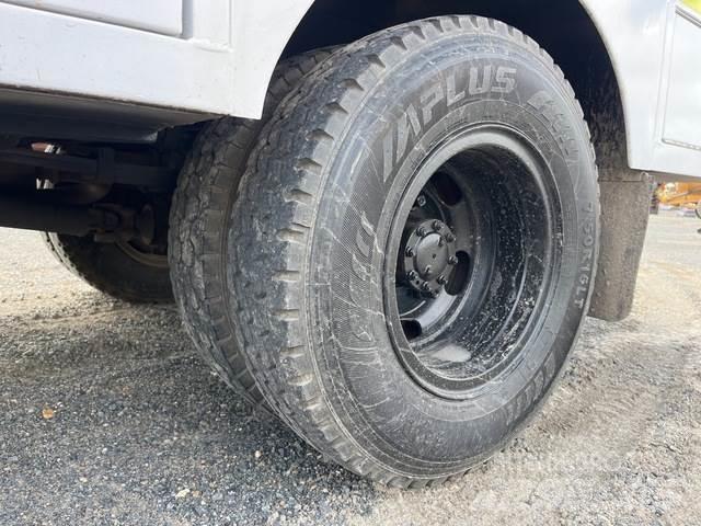 Isuzu NPR 200 Construction - Autres