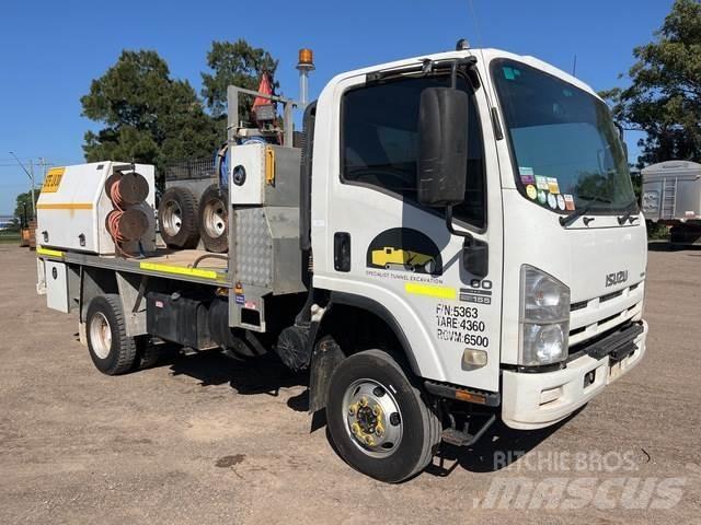 Isuzu NPS 300 Camion plateau