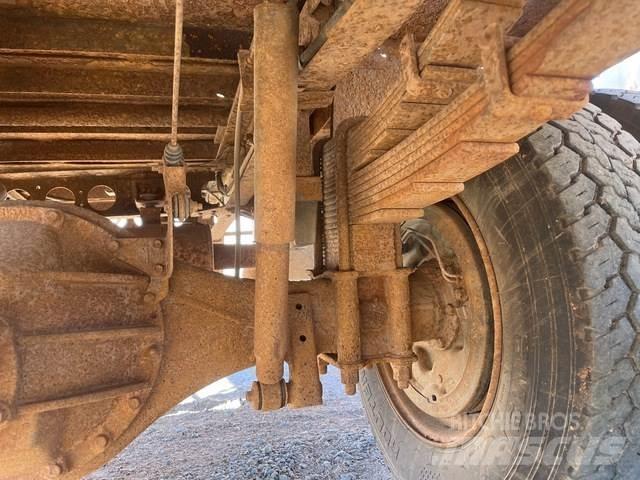 Isuzu NPS 300 Camion plateau