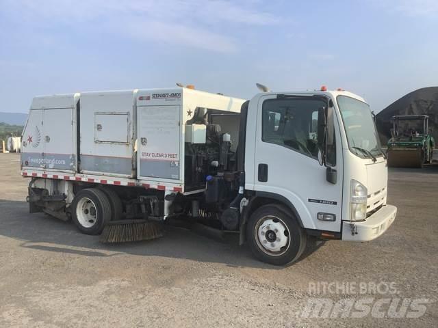 Isuzu NQR Camion balayeur