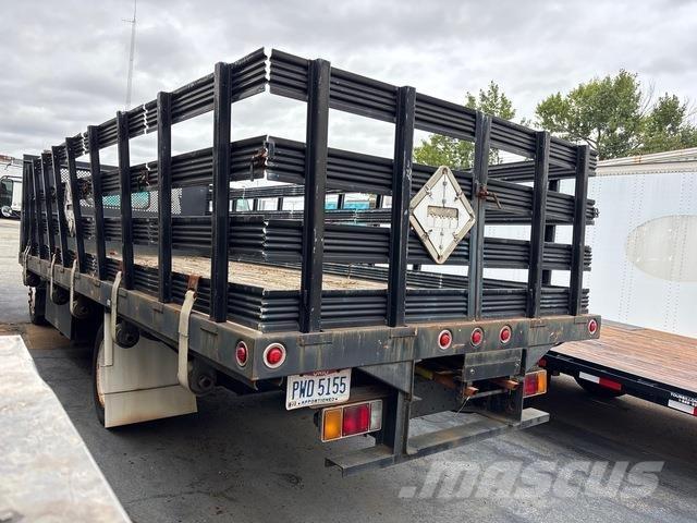 Isuzu NRR Camion plateau