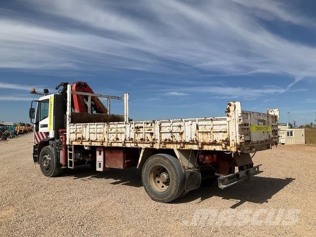 Iveco 170E23 Camion plateau ridelle avec grue