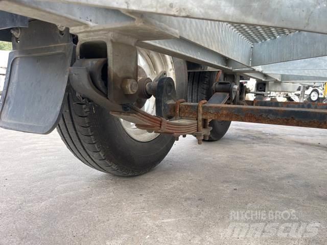 JLG  Remorque porte engin