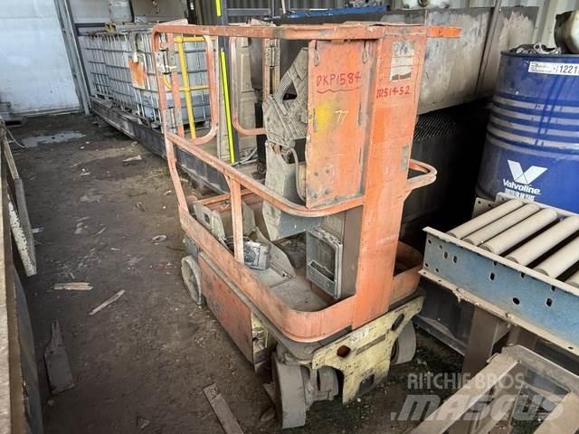 JLG  Mât vertical
