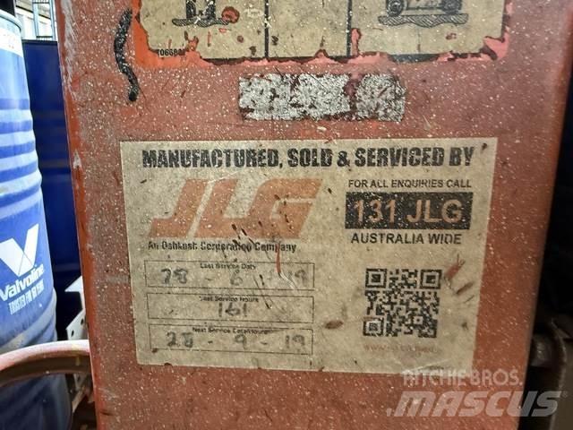 JLG  Mât vertical