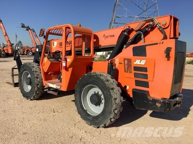 JLG 10042 Chariot télescopique