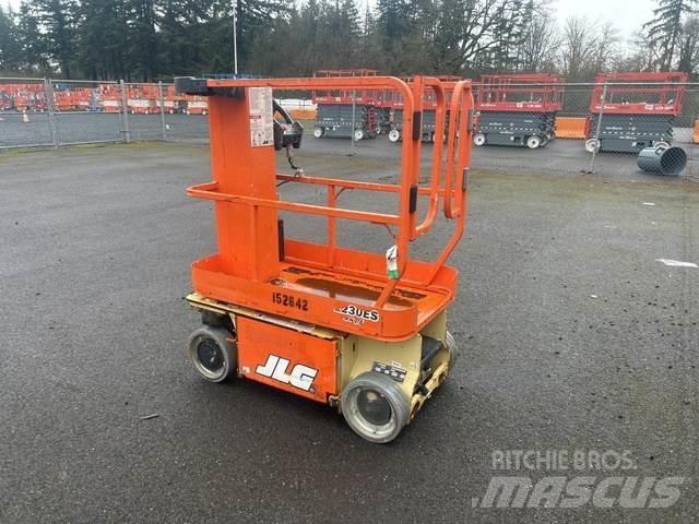 JLG 1230ES Mât vertical