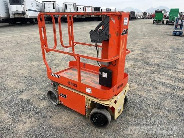 JLG 1230ES Mât vertical