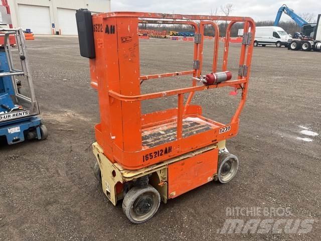 JLG 1230ES Mât vertical