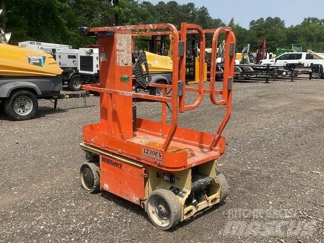 JLG 1230ES Mât vertical