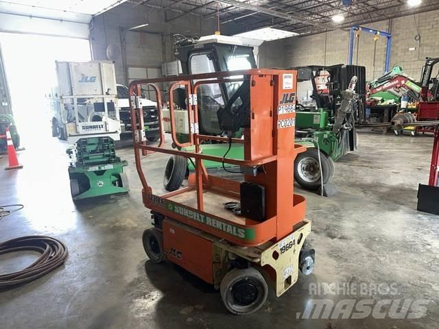 JLG 1230ES Mât vertical