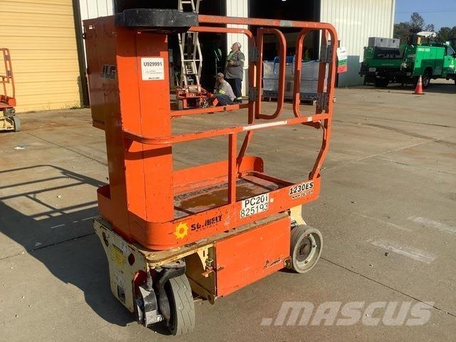 JLG 1230ES Mât vertical
