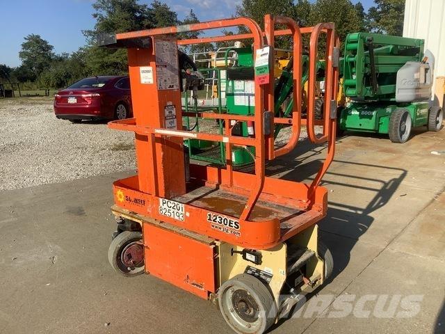 JLG 1230ES Mât vertical