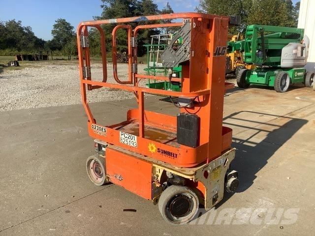 JLG 1230ES Mât vertical