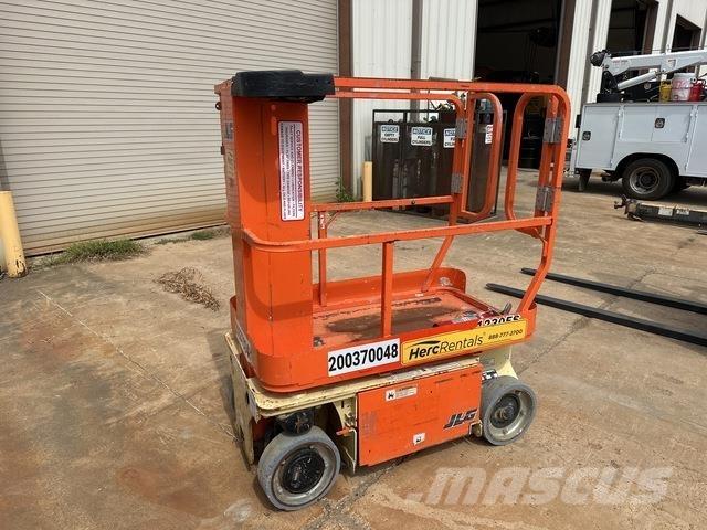 JLG 1230ES Mât vertical