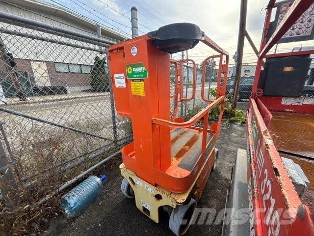 JLG 1230ES Mât vertical