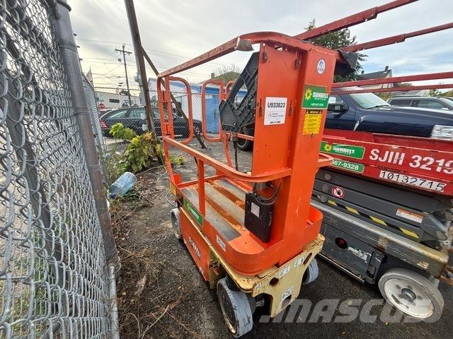 JLG 1230ES Mât vertical