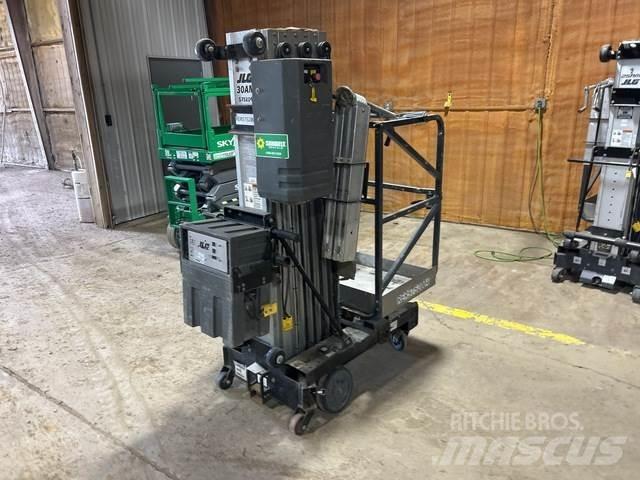 JLG 30AM Mât vertical