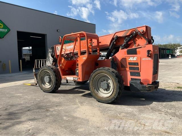 JLG 6042 Chariot télescopique