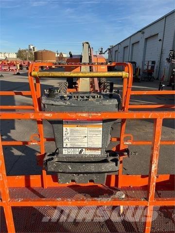 JLG 800S Nacelles télescopiques
