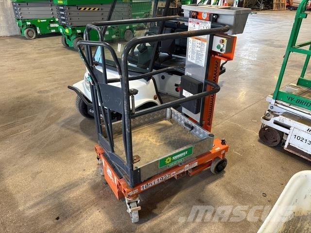JLG 830P Mât vertical