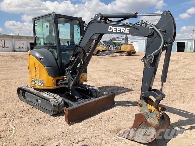 John Deere 30G Pelle sur chenilles