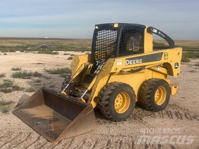 John Deere 325 Chargeuse compacte