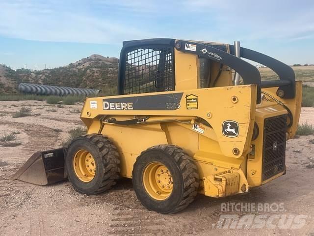 John Deere 325 Chargeuse compacte