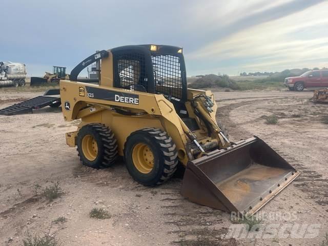 John Deere 325 Chargeuse compacte