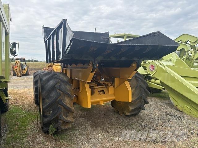John Deere 640 Débusqueur