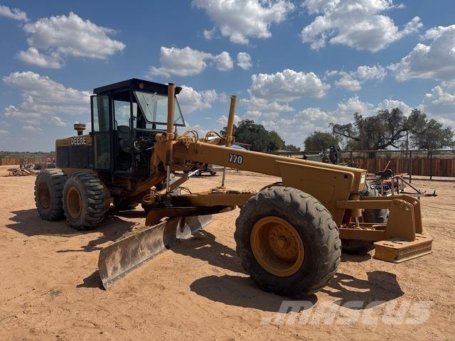 John Deere 770 Niveleuse