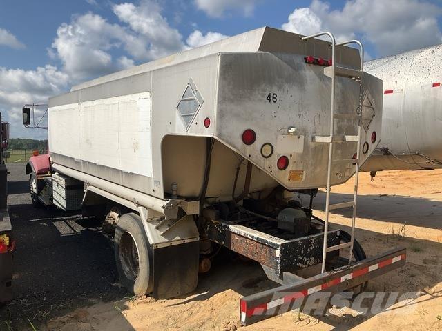 Kenworth T450B Motrici cisterna