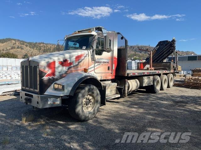 Kenworth T800 Camion plateau ridelle avec grue