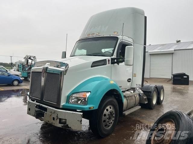 Kenworth T880 Tracteur routier