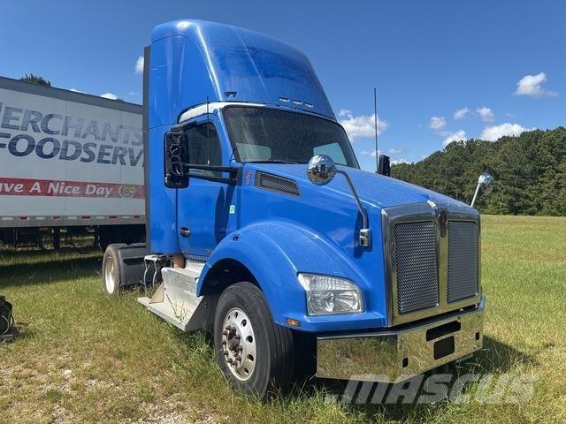 Kenworth T880 Tracteur routier