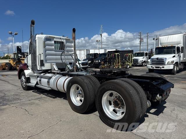 Kenworth T880 Tracteur routier