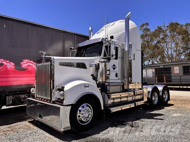 Kenworth T909 Tracteur routier
