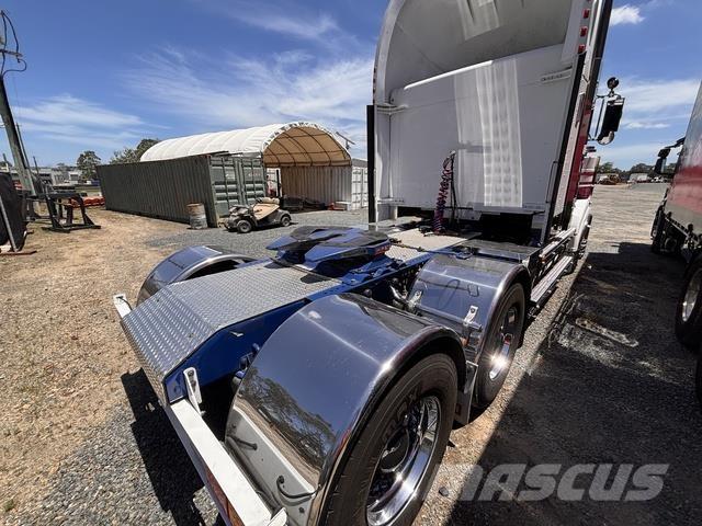 Kenworth T909 Tracteur routier