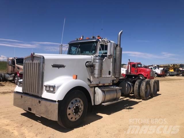 Kenworth W900L Tracteur routier