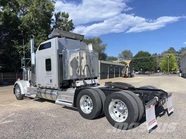 Kenworth W900L Tracteur routier