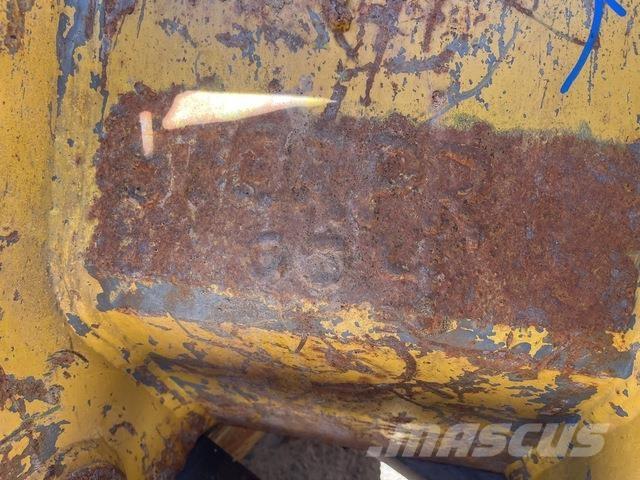 Komatsu  Scarificateur