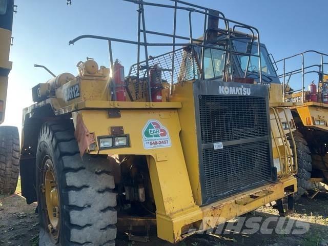 Komatsu 330M Tombereau articulé