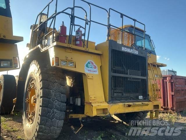 Komatsu 330M Tombereau articulé