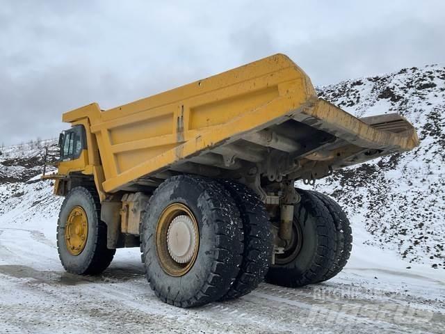 Komatsu 330M Tombereau articulé