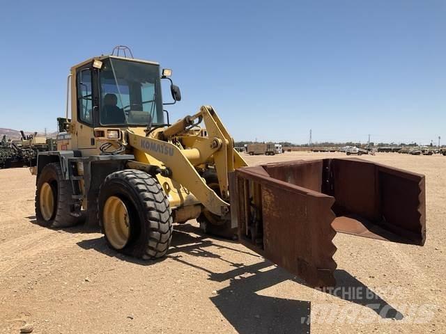 Komatsu WA120 Chargeuse sur pneus