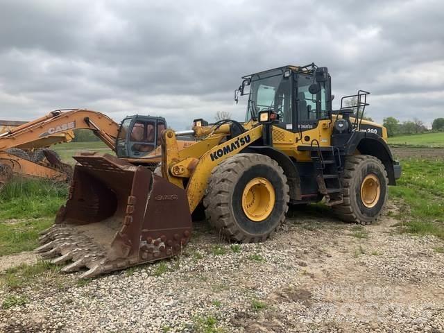 Komatsu WA380 Chargeuse sur pneus