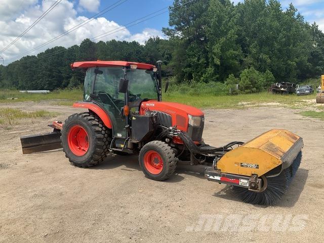 Kubota L5460 Balayeuses d'intérieur