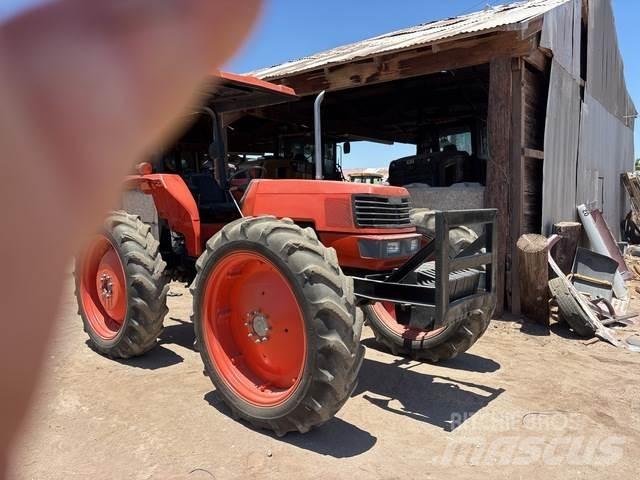 Kubota M9000 Tracteur